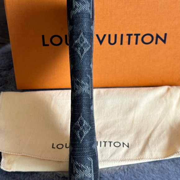 🌸RARE Louis Vuitton Black Denim Monogram Zippy Wallet🌸 - Picture 5 of 16